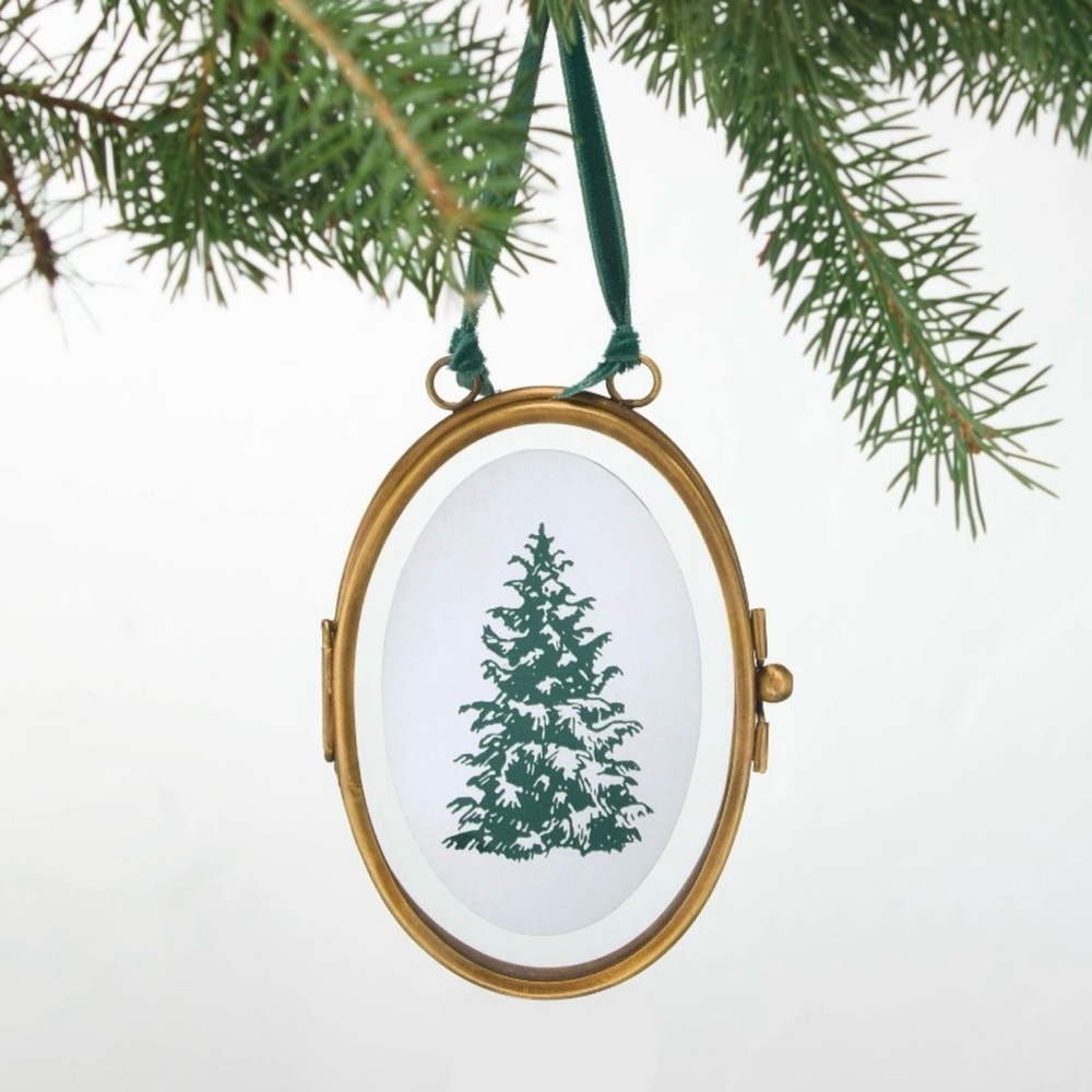 NWT Brass and Glass Oval Frame Ornament Tree - Hearth & Hand™ with Magnolia